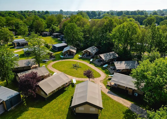 Glamping Winterswijk ラグジュアリーテント *